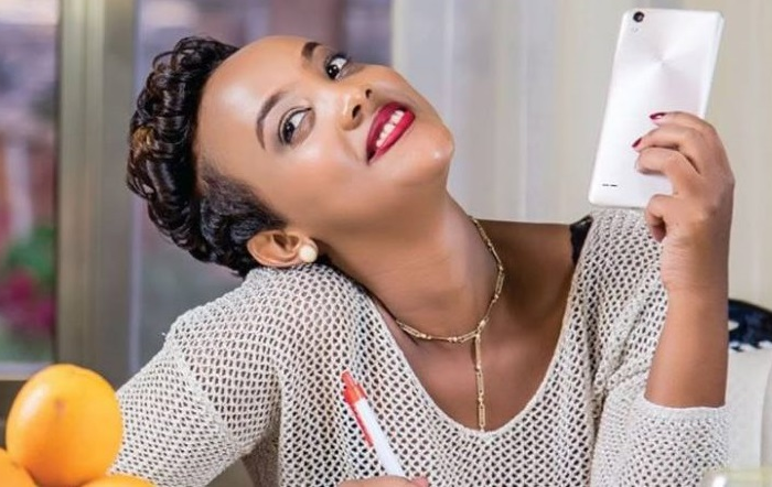 Butera Knowless yasohoye indirimbo yakoreye muri Tanzania mbere y’amatora –VIDEO