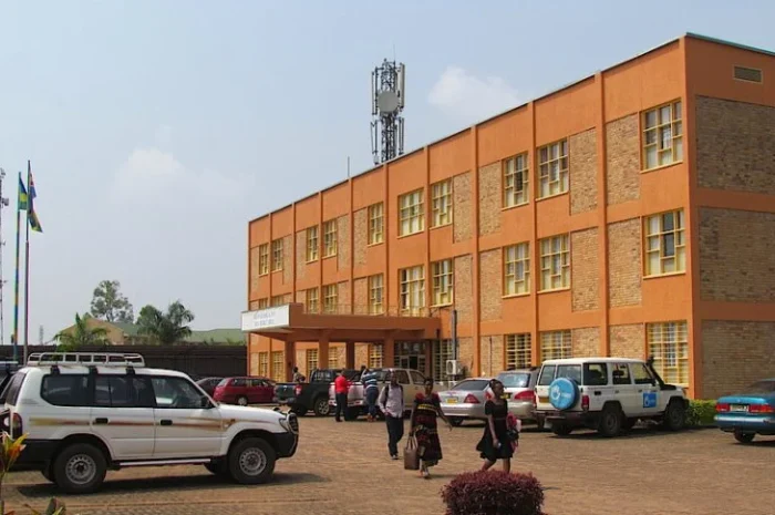 Huye: Gitifu w’umurenge yatawe muri yombi asanze abandi bayobozi aho akurikiranyweho kudatabara umuntu uri mu kaga