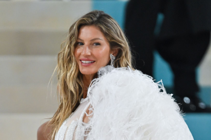 Umunyamideri Gisele Bündchen yasezeranye mu ibanga n’umukunzi we baheruka kubyarana