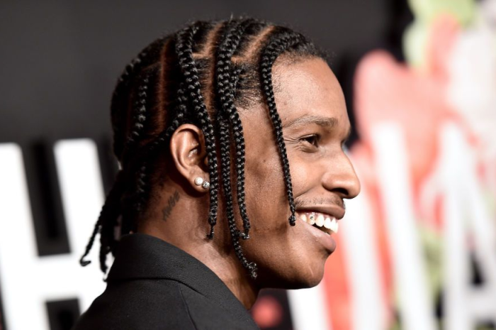 A$AP Rocky yahishuye uburyo umubyeyi we yamuhatiye gukundana na Rihanna
