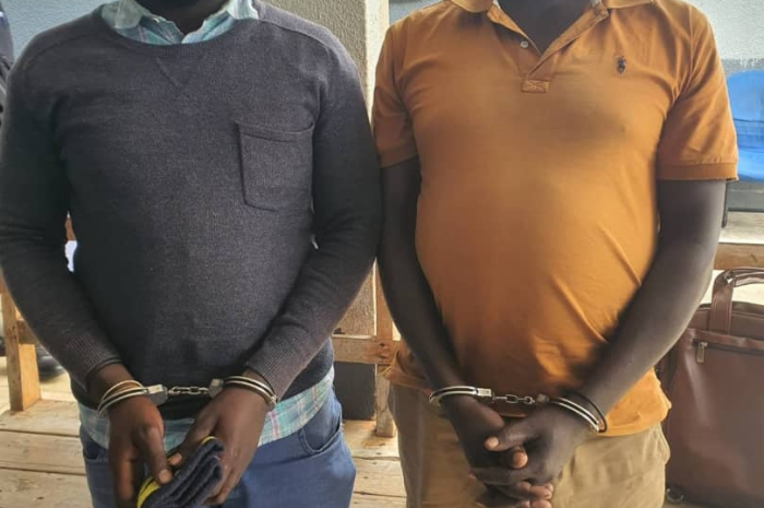 Nyarugenge: Abagabo bafashwe bavunjisha amadolari y’amahimbano