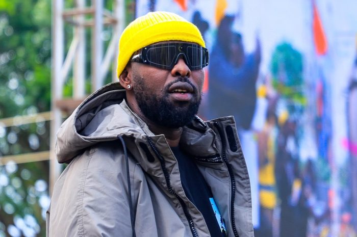 Umuhanzi mpuzamahanga ukundwa n’abatari bake mu Rwanda yasubiye ku ntebe y’ishuri