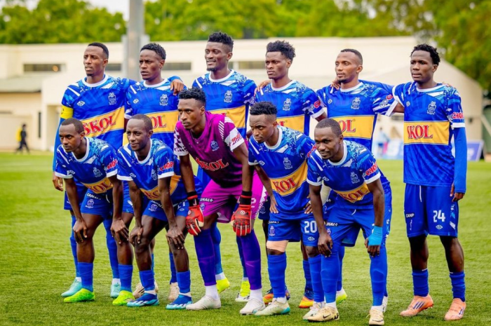 Murera yaba iri mu nzira zo gutandukana n’abakinnyi bane barimo Niyonzima Olivier