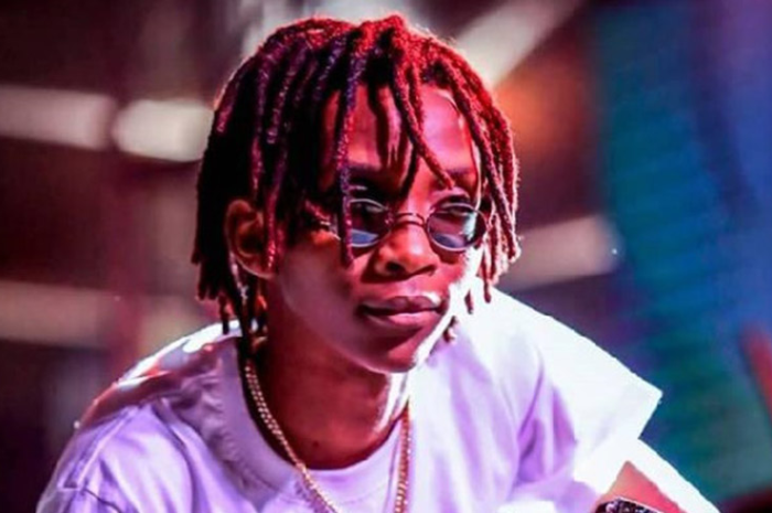 Umuhanzi Kivumbi King yemera ko yahawe igihembo atari akwiriye