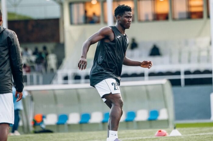 Amavubi ashobora kubona undi mukinnyi ukomeye wo hagati